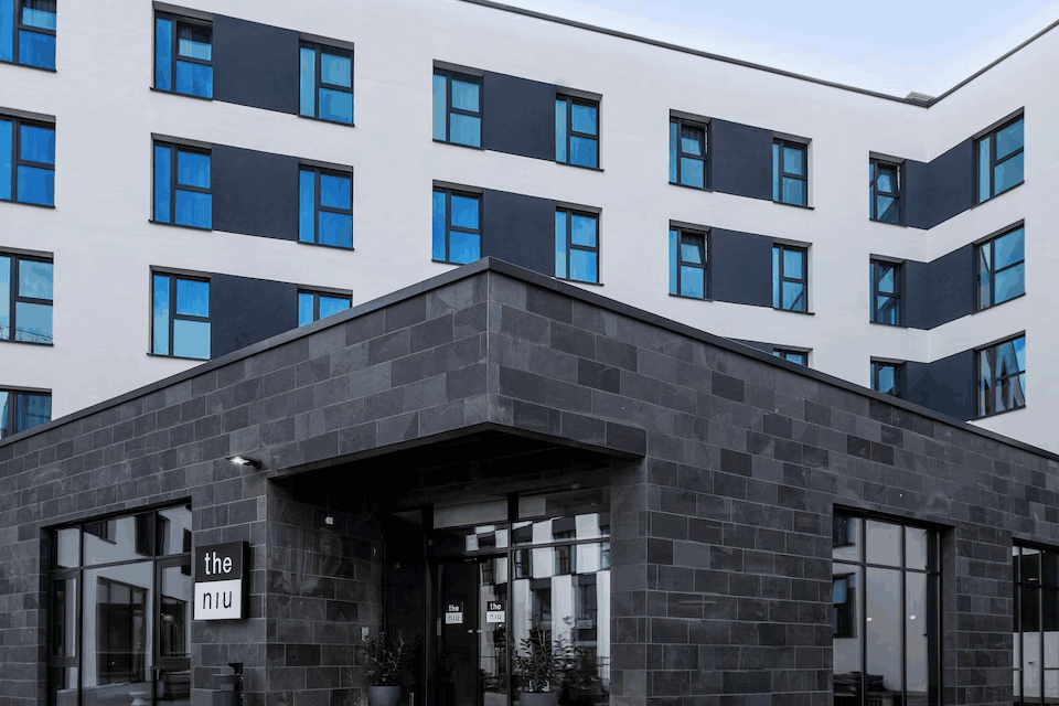 Holiday Inn - the niu Wave.