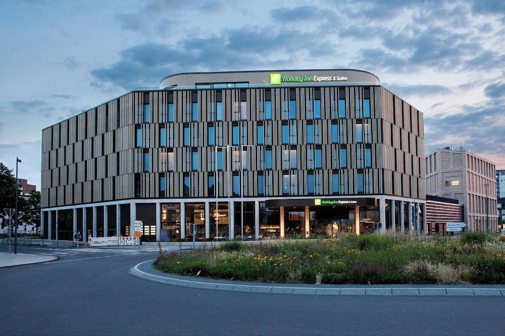 Holiday Inn Express & Suites Monheim Am Rhein by IHG.