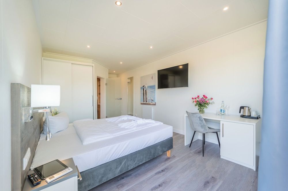 Marina Martinshafen Lotsenhaus.