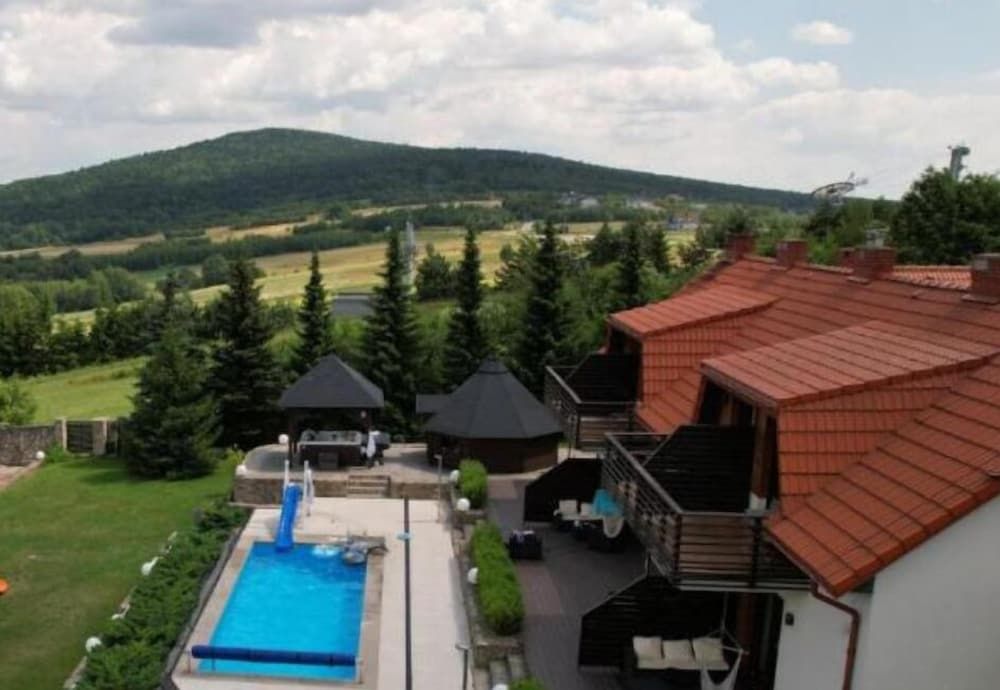 Apartamenty pod Łysicą.