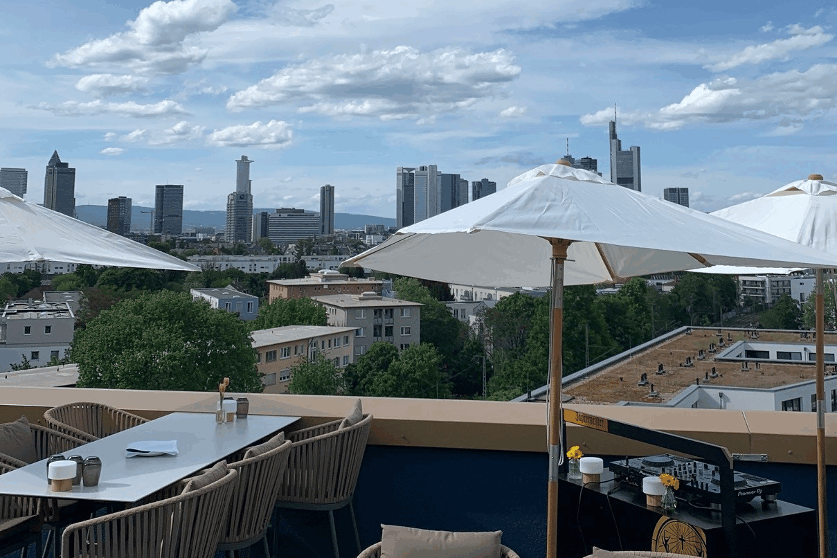 The Blasky Hotel & Rooftop.