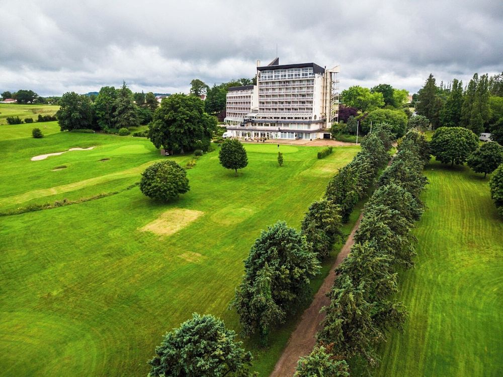 Le Domaine des Dryades.