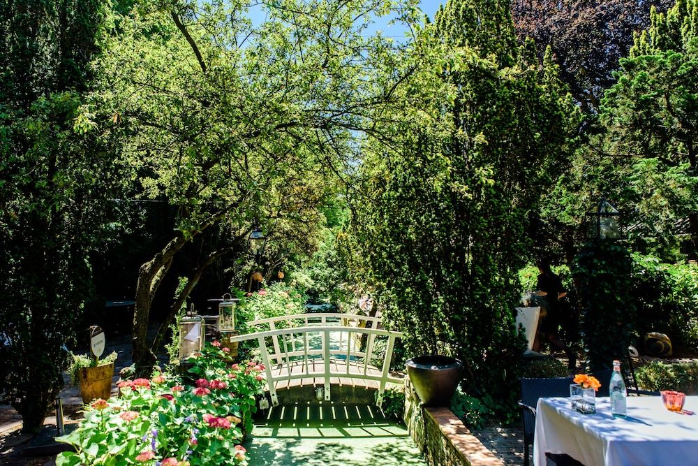 Luxury Vintage Hotel Villa Beukenhof.