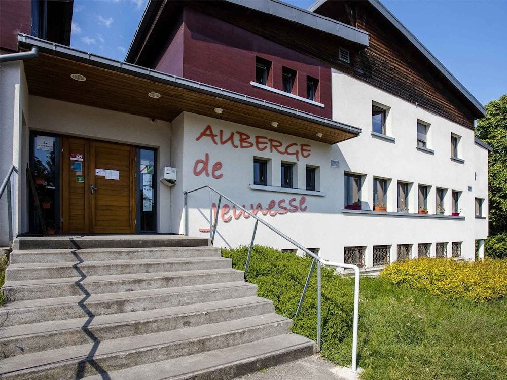Auberge de Jeunesse HI Pontarlier.