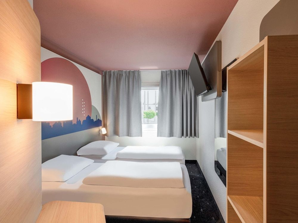 B&B HOTEL Kassel-Lohfelden.