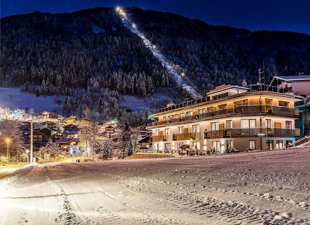 Mountain Resort M&M.