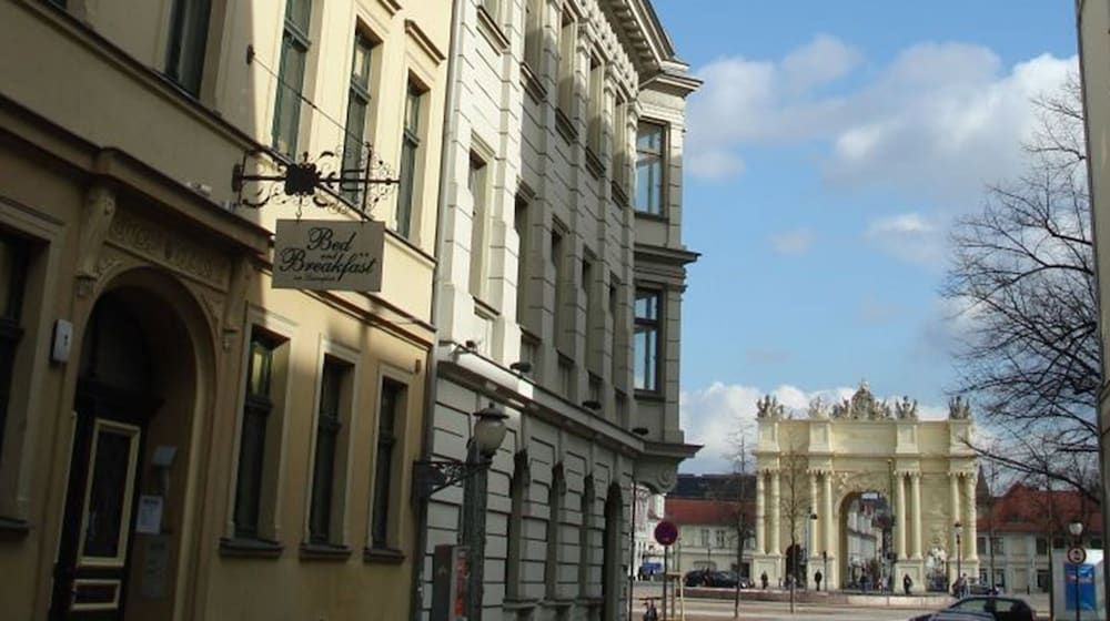 Bed & Breakfast am Luisenplatz.