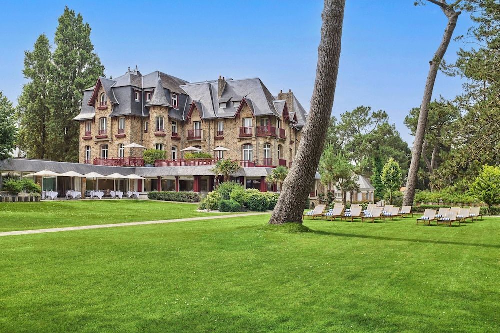 Le Castel Marie Louise.