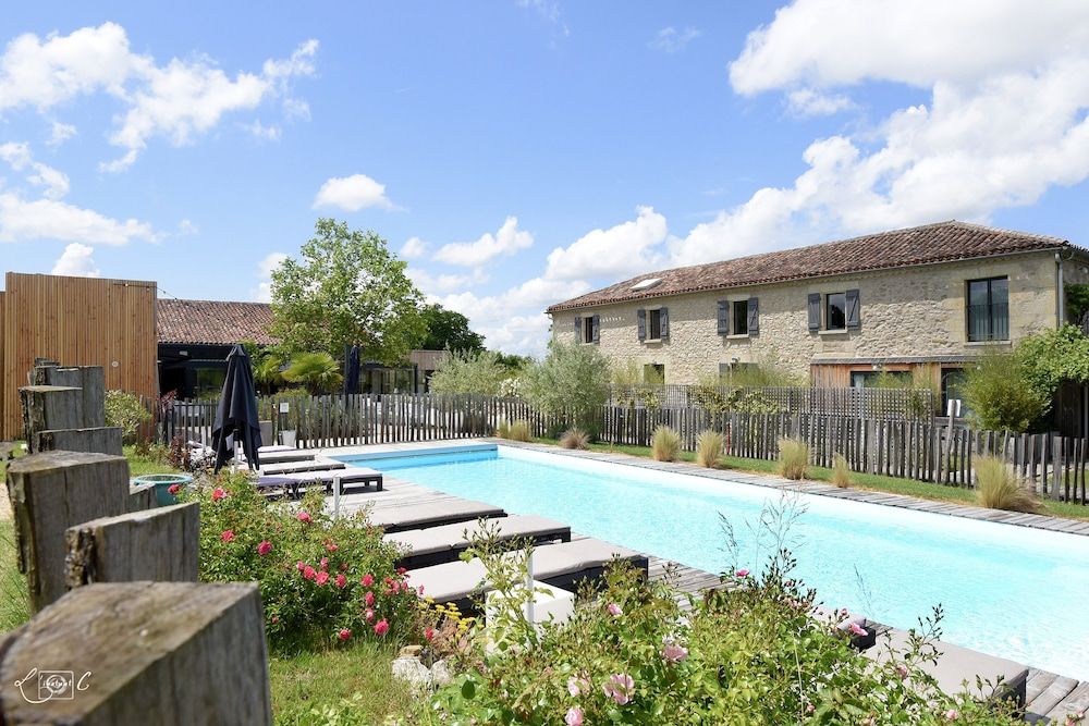 Le Domaine de Baulieu, Singuliers Hotels.