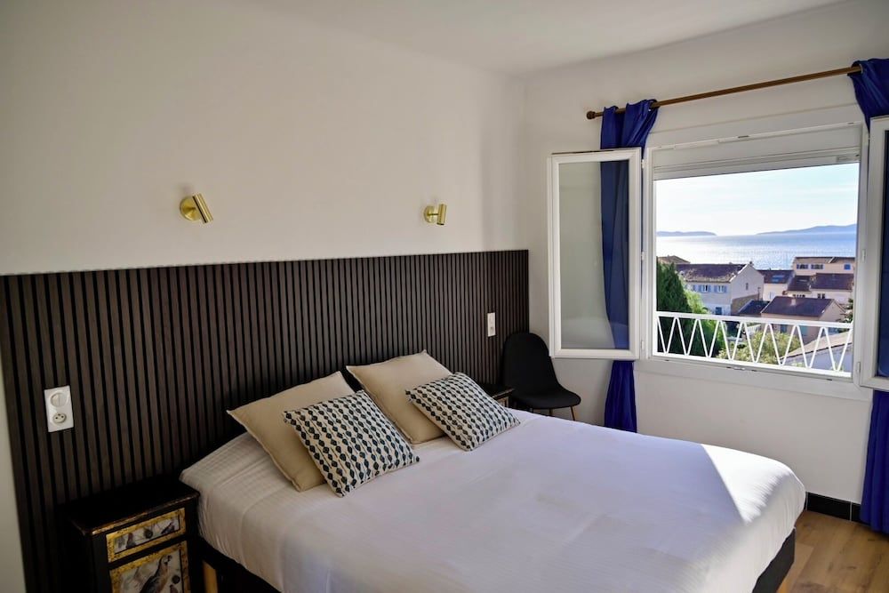 Hôtel La Petite Bohème.