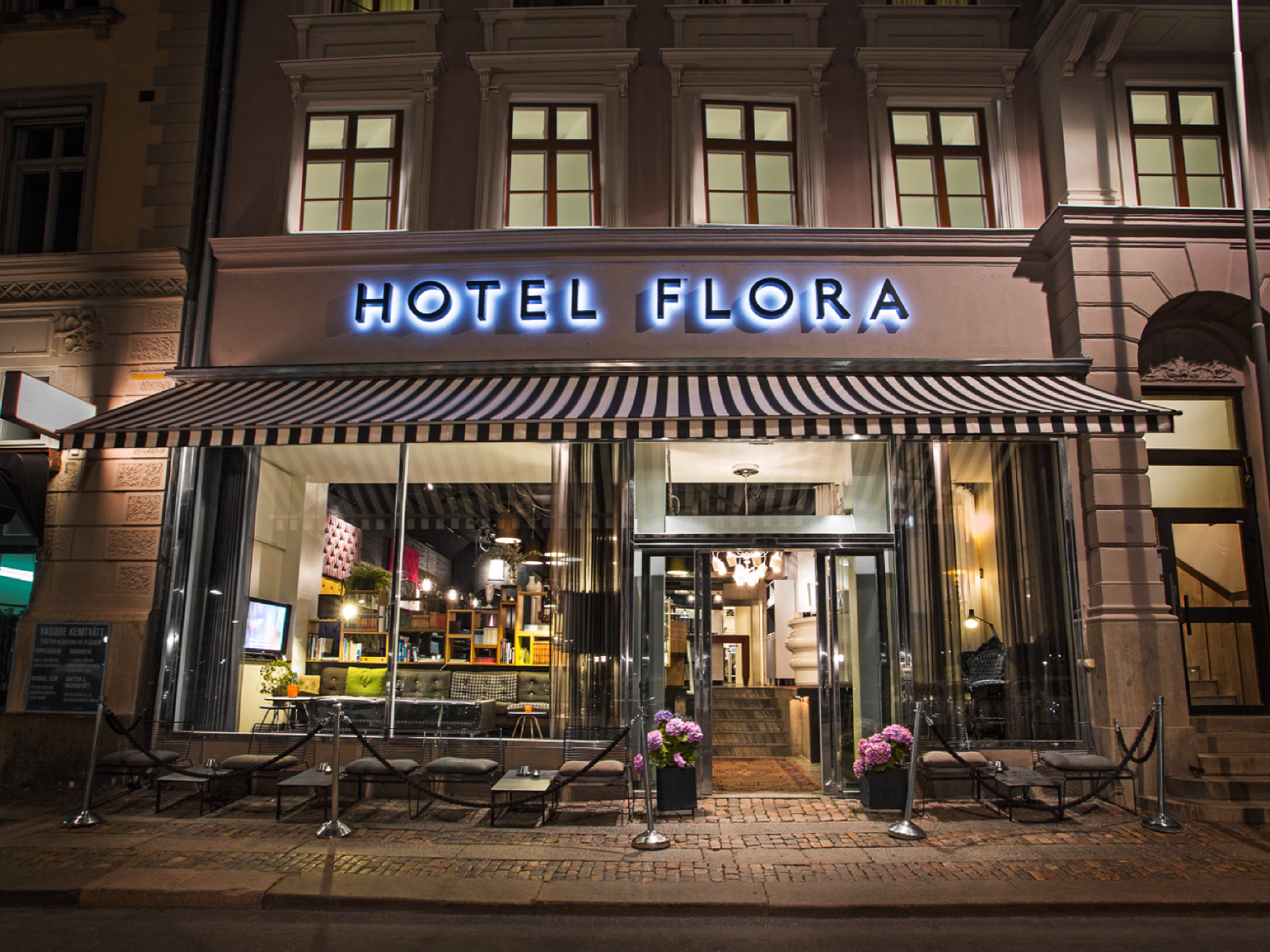 Hotel Flora <br/>75.62 ew <br/> <a href='http://vakantieoplossing.nl/outpage/?id=6cea0f9329f4b1631099dfb960b4b18a' target='_blank'>View Details</a>