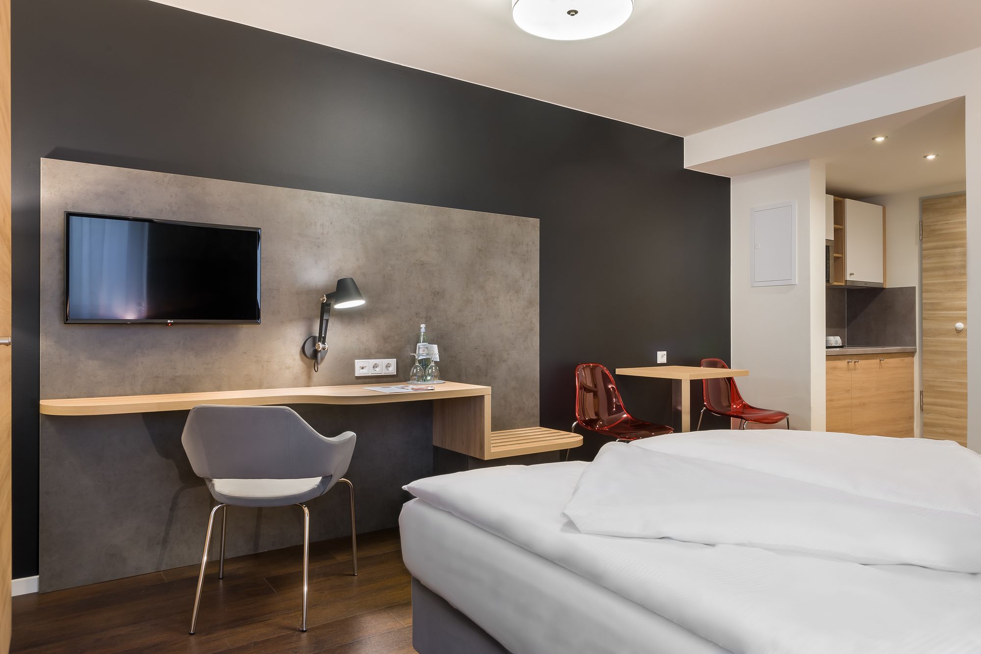 Novum Hotel East Apartments <br/>83.33 ew <br/> <a href='http://vakantieoplossing.nl/outpage/?id=9c38ab639c4d40675fcf6c927ab4b41a' target='_blank'>View Details</a>