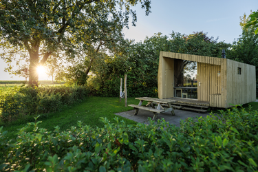 4-person Studio Trek-in