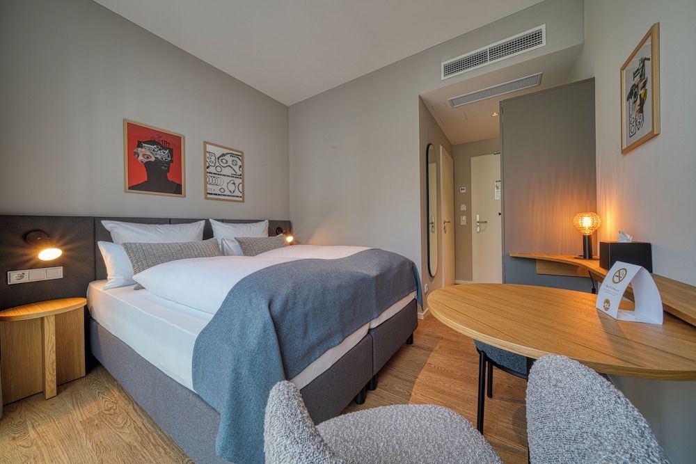 INA Boutique Hannover-Linden - Digital Access