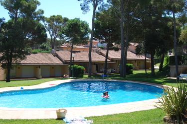 5-persoons bungalow Beautiful holiday home with dishwasher at 900m. from the sea