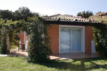 6-persoons bungalow Detached villa with two bathrooms not far from the sea