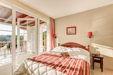 7-person apartment - 1 bedroom + 1 sleeping alcove - Terrace or balcony