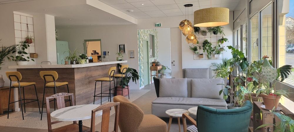 Sweet Home Hotel