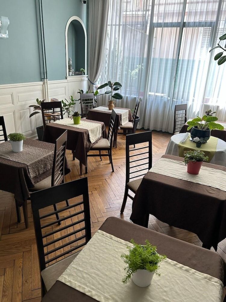 Authentic by Balladins, Le Carré d'Aix.