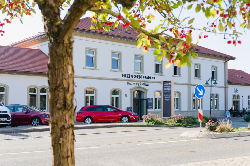 Bahnhof ERZINGEN hotel coffee & more