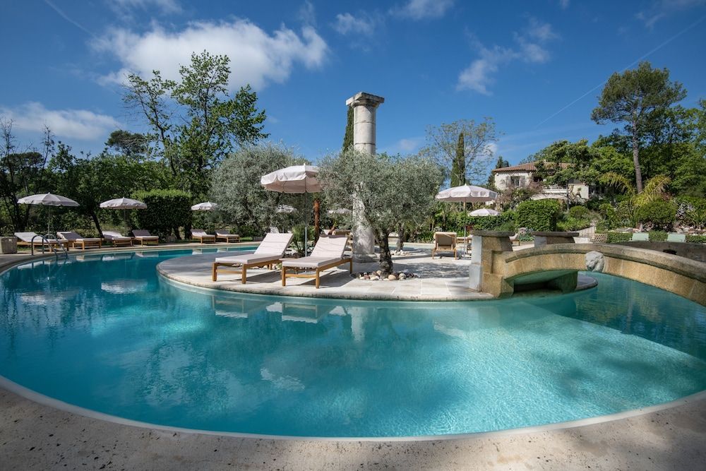 Hotel Les Messugues.