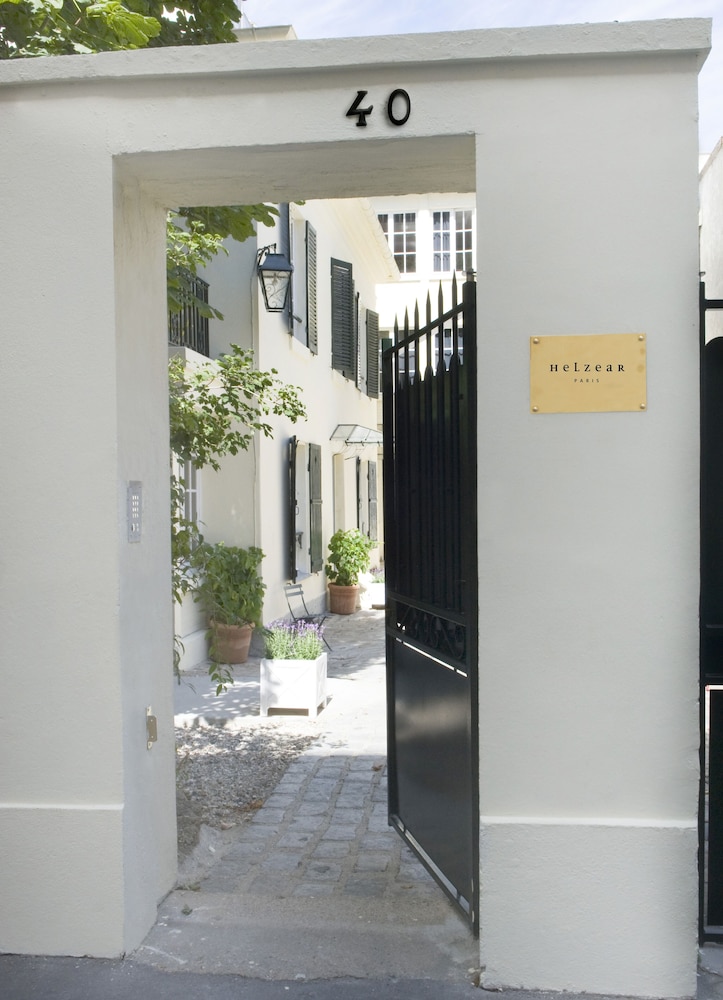 Helzear Montparnasse Suites