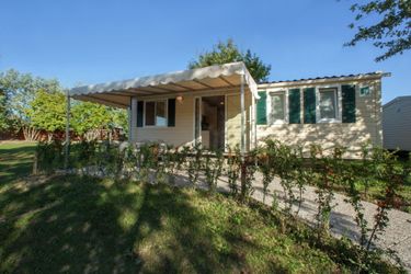 6-Personen Ferienhaus Modern furnished chalet with AC, 4km from Sirmione