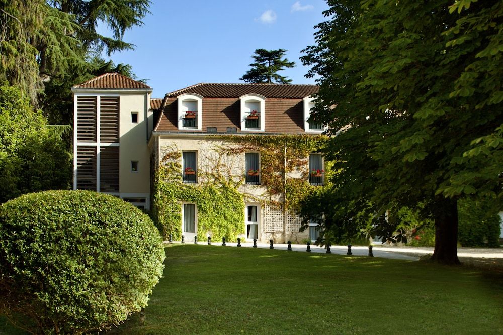 L'Orangerie du Chateau des Reynats.