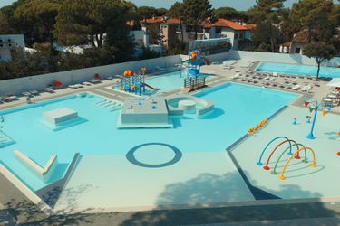 5-persoons bungalow Nicely furnished and detached chalet on the Adriatic coast