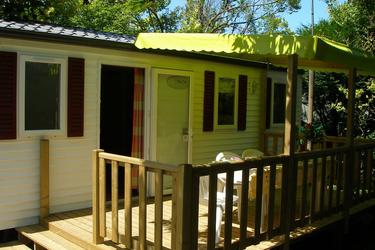 6-Personen Mobilheim Mobile-home 28m² + semi-covered wooden terrace 12m² 4/6 pers (max 4 adults)