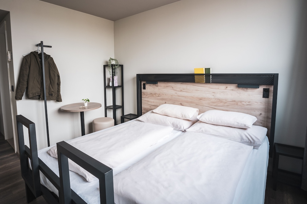 harry's XL Hotel