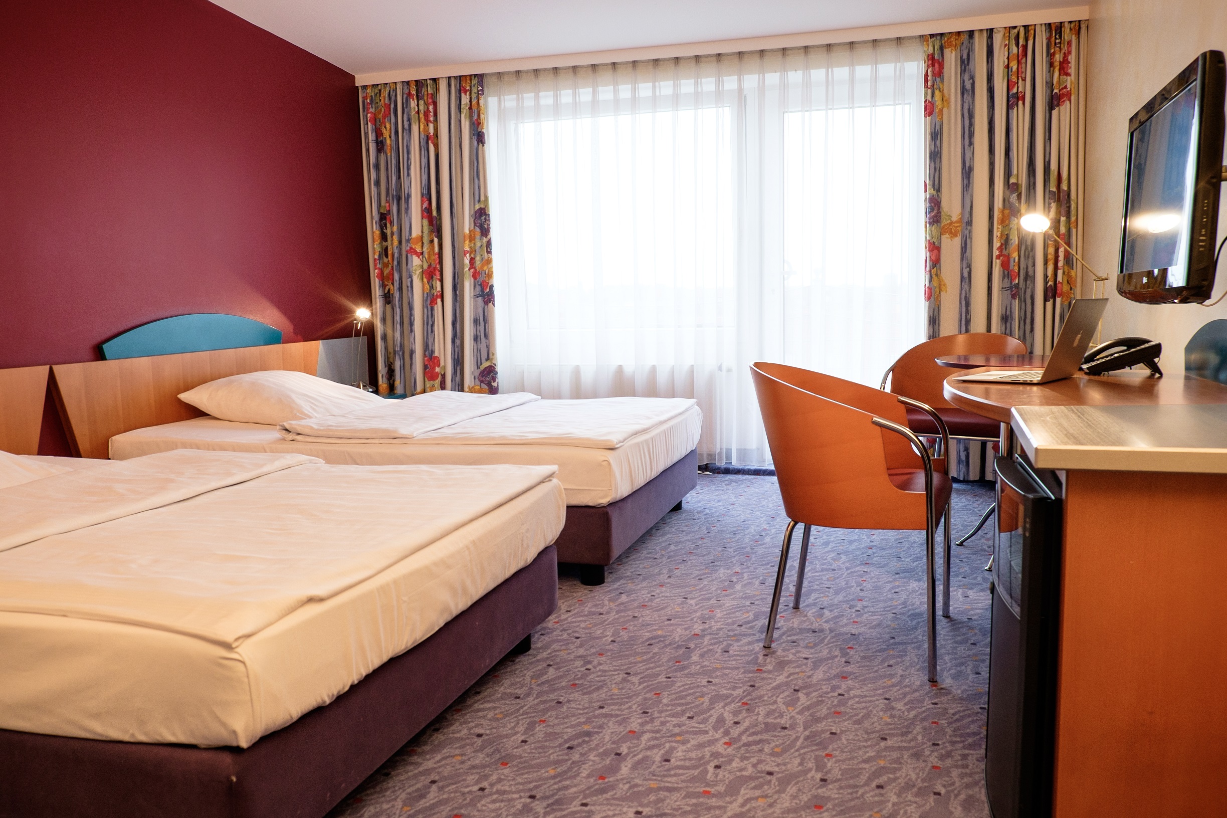 Hotel Königshof am Funkturm Business <br/>99.00 ew <br/> <a href='http://vakantieoplossing.nl/outpage/?id=eb96fe7108615487f93081e149b690fc' target='_blank'>View Details</a>