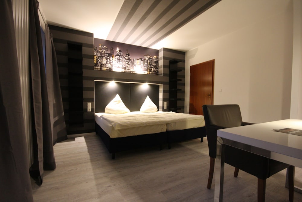 SL'otel - Budget