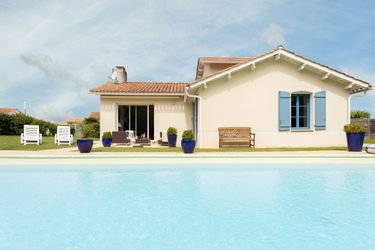 6-Personen Ferienhaus Spacious villa with private swimming pool near a golf course