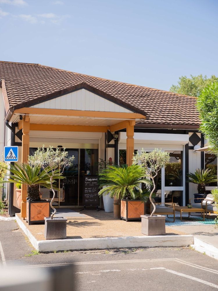 Kyriad Nimes Ouest