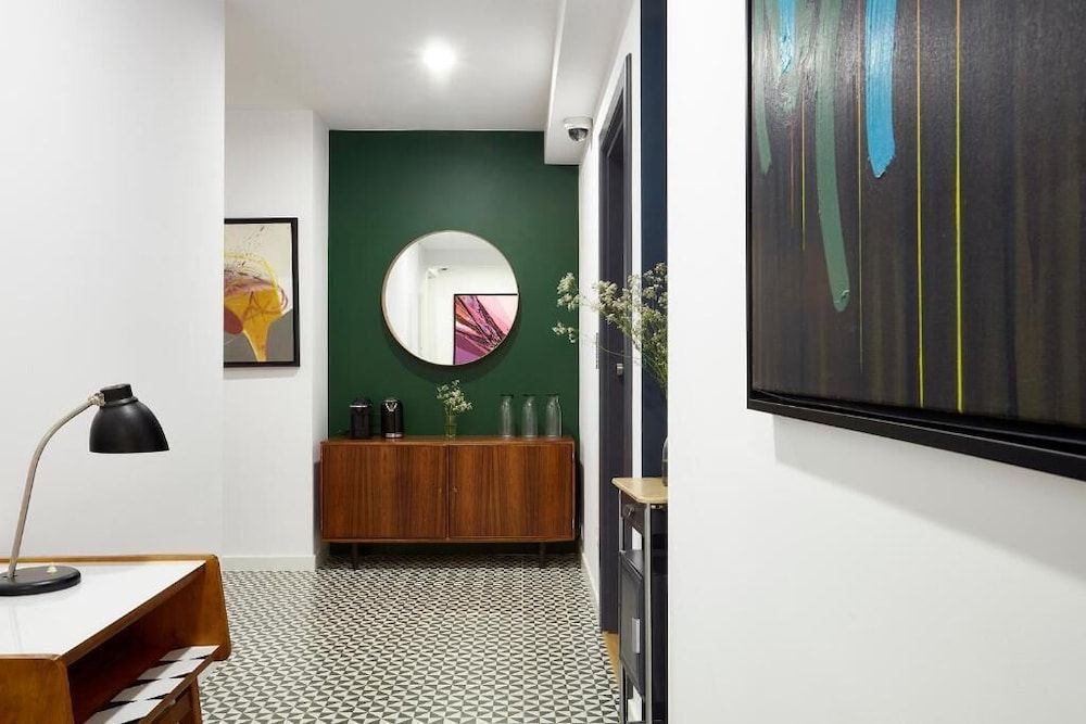 Bez Kantow Art Rooms