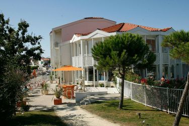 6-la personne bungalow Apartment with a view on the pool or see near Fort Boyard