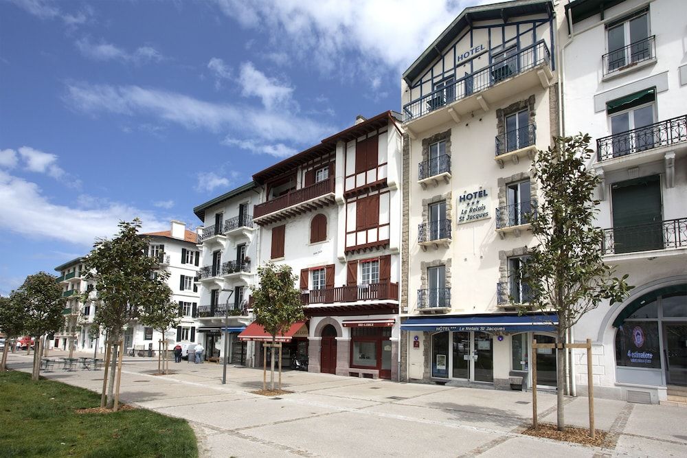 Hôtel Le Relais Saint Jacques.