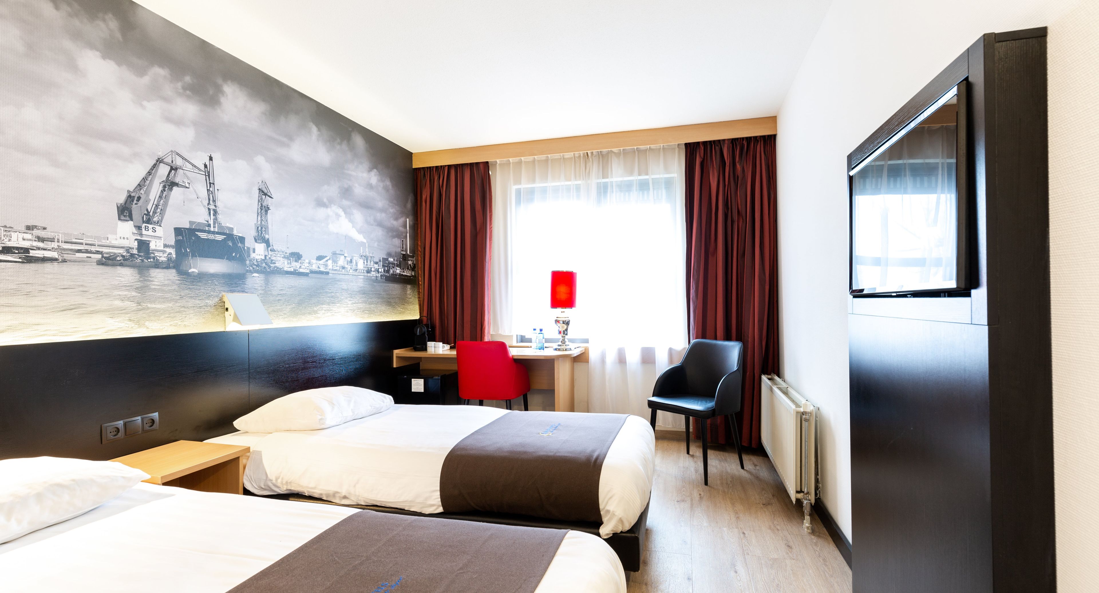 Bastion Hotel Rotterdam Zuid <br/>69.00 ew <br/> <a href='http://vakantieoplossing.nl/outpage/?id=4daa5101ad18dbd4ec9193b06565962c' target='_blank'>View Details</a>