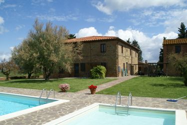 4-persoons bungalow Spacious apartment furnished in Italian style in the hills