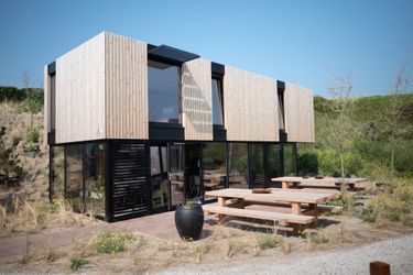 14-persoons bungalow Special, compound group accommodation, 100 m. from the sea