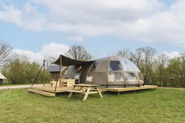 4-Personen Möbliertes Zelt Riverdome met privé sanitair