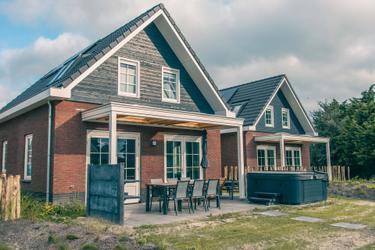 6-persoons villa Watervilla met jacuzzi