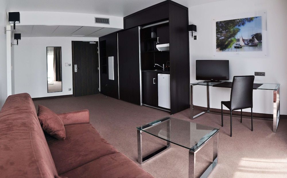Golden Tulip Pornic Suites