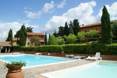 6-persoons bungalow Spacious apartment furnished in Italian style in the hills