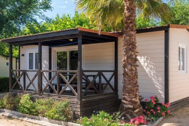 6-Personen Ferienhaus Well-kept bungalow with a veranda at only 200m. from the sea