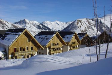 6-persoons bungalow Well-kept apartment in les Sybelles with 310 km. of slopes