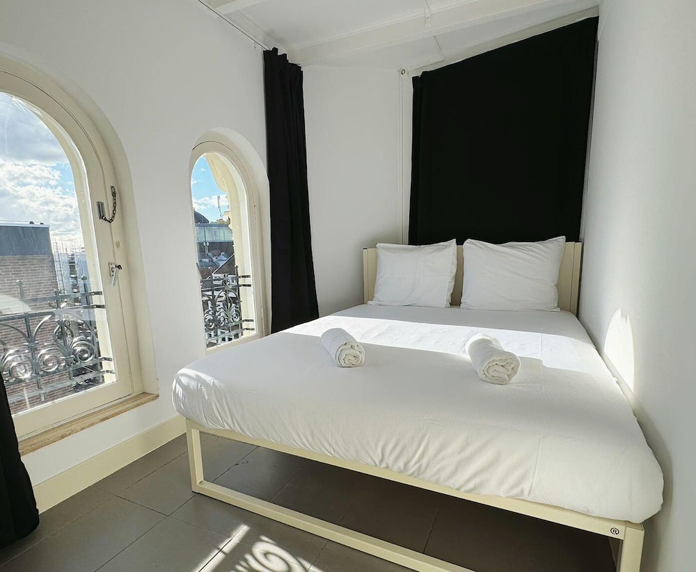 CS Hotel