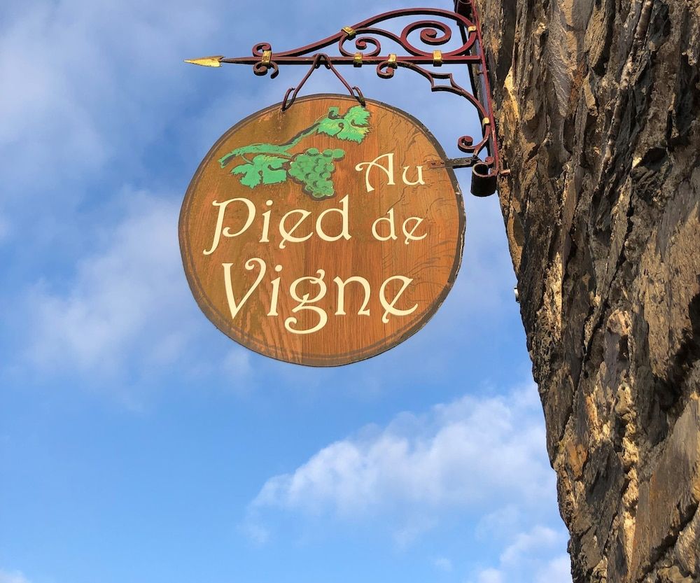 Au Pied de Vigne.