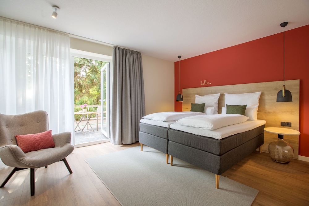 Hotel, Restaurant und Weinhandel Weinbek